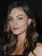 How tall is Phoebe Tonkin?